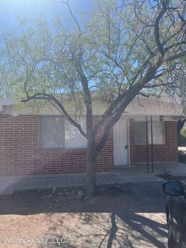 Main picture of 3520 E Bermuda St