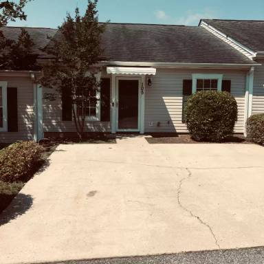 Main picture of 105 Saint Barts Ct
