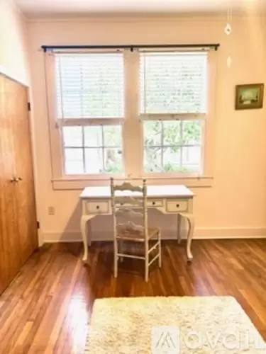 Main picture of 803 Constantinople St