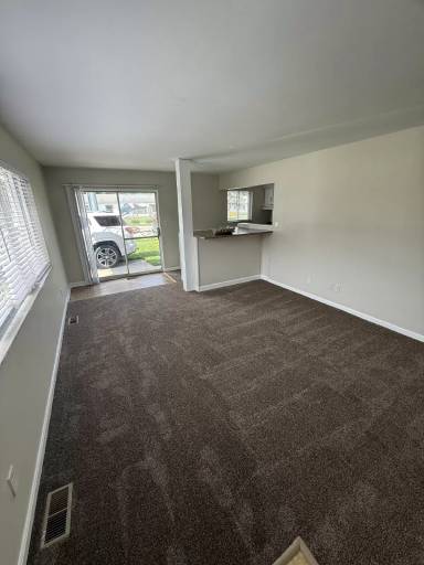 Main picture of 401 Sycamore Rd