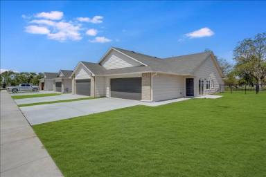 Main picture of 5510 N Sandkey Ct