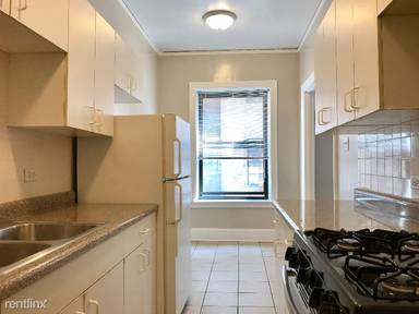 Main picture of 451 W Melrose St