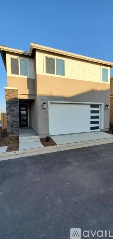 Main picture of 2027 N Walling Ln