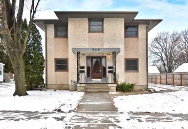 Main picture of 928 2nd Ave NW