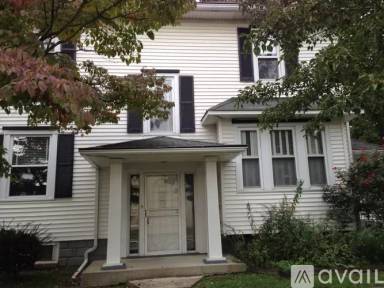 Main picture of 219 E High St