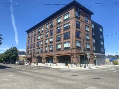 Main picture of 310 Capitol Way N