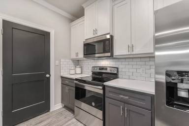 Main picture of 404 Aurora Ct