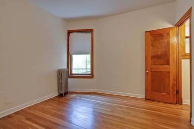 Main picture of 5213 S Dorchester Ave