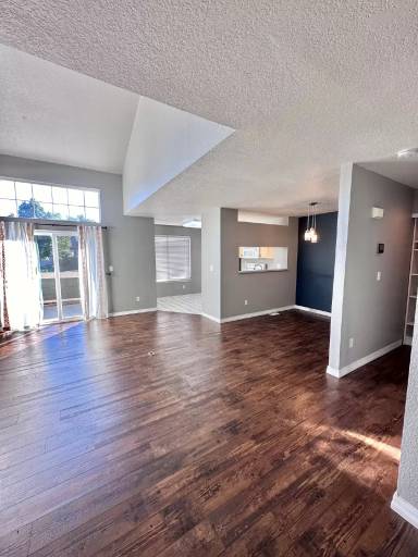 Main picture of 6832 Antigua Dr