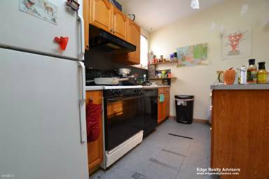 Main picture of 551 Washington St
