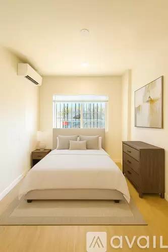 Main picture of 1171 N Wilton Pl