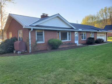 Main picture of 118 Colvard St