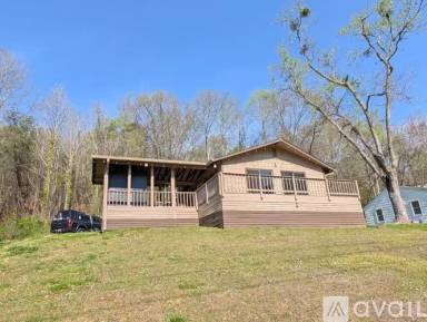 Main picture of 645 Lullwater Rd