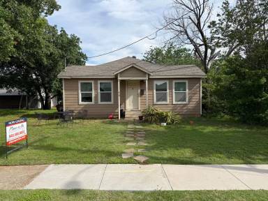 Main picture of 410 W Highland St