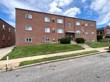 Main picture of 1715 Lansing St