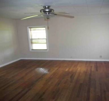 Main picture of 109 N Clay St