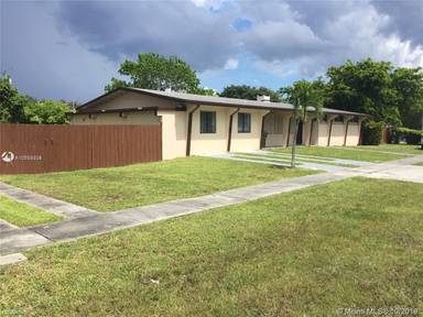 Main picture of 815 NW 124th St