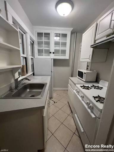 Main picture of 4-12 Elko St