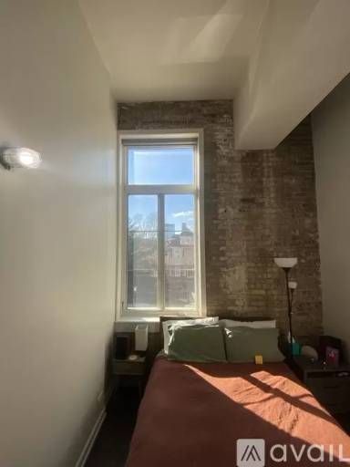 Main picture of 5029 N Kenmore Ave