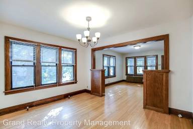 Main picture of 440 Pierce St N