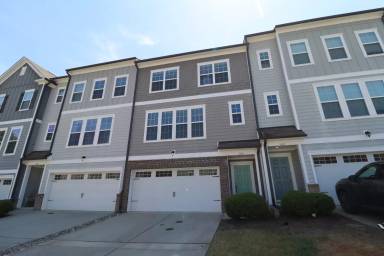 Main picture of 1405 Regents Ln