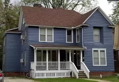 Main picture of 703 W Oregon St