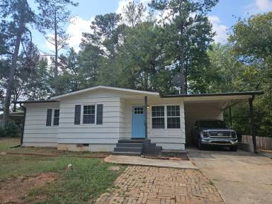 Main picture of 2046 Frank Ln SE