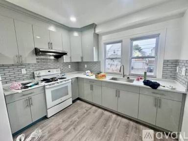 Main picture of 77 N Central Ave