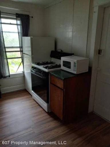 Main picture of 71 Crocker Ave