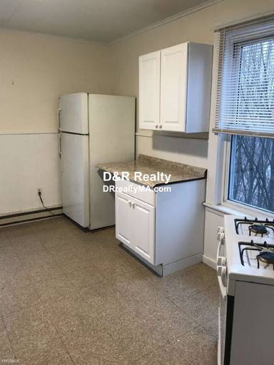 Main picture of 693 Cambridge St