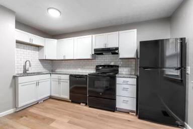 Main picture of 751 E Tulane Rd