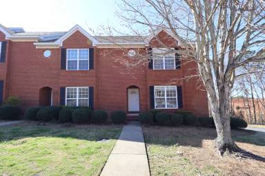 Main picture of 1305 N Dean Rd