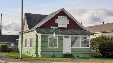 Main picture of 722 W State St