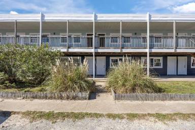 Main picture of 827 E Ocean View Ave