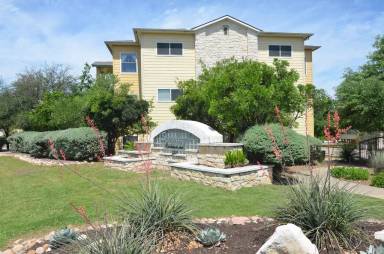 Main picture of Stoneleigh Condominiums