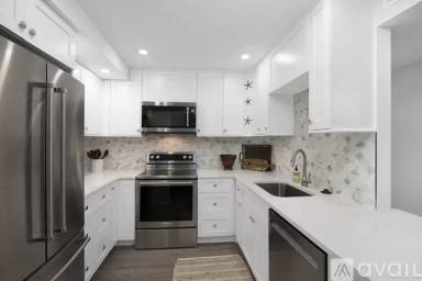 Main picture of South Seas Tower Condo
