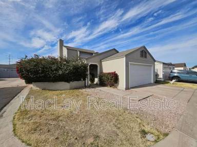 Main picture of 7038 S 42nd St