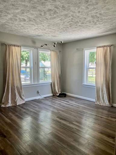 Main picture of 903 Anna Ave
