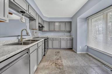 Main picture of 3539 Londonderry Ln