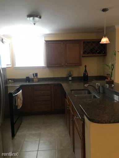 Main picture of 215 Hoile Ln