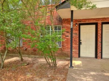 Main picture of 552-558 E Cedar St