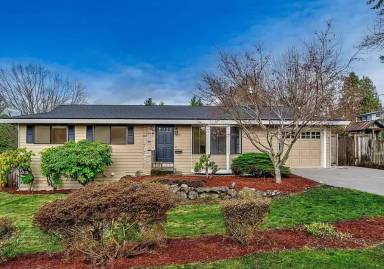 Main picture of 10932 NE 60th St