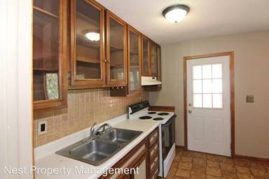 Main picture of 24 Regal Ln