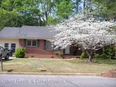 Main picture of 3004 4th Ct E