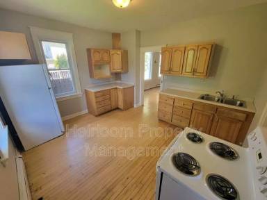 Main picture of 1823 E 6th St