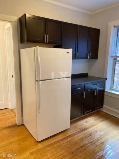 Main picture of 3524 N Marshfield Ave