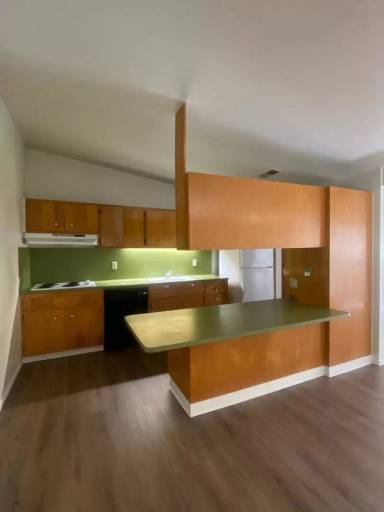 Main picture of 1104-1106 Drake Dr