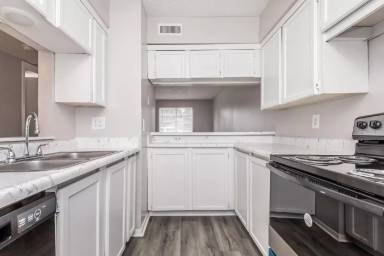 Main picture of 5107 N Hammond Ave
