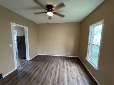 Main picture of 121 15th St