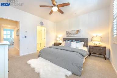 Main picture of 312 Sungold Way